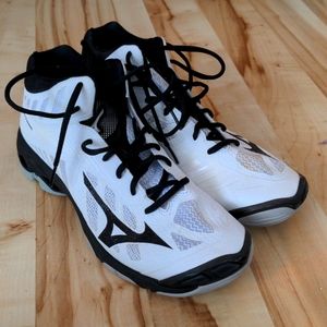 Mizuno Wave lightning Z4 volleyball